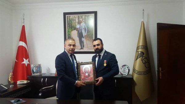 KUAFÖRLER GÜZELLİK SALONLARI İŞLETMECİLERİ VE MANİKÜRCÜLER ODASI BAŞKANI BÜLENT ERDOĞAN'I ZİYARET 