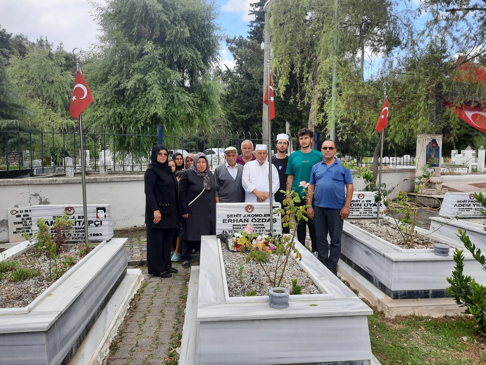 ŞEHADETİNİN 29 YILINDA ŞEHİDİMİZ ERHAN ÖZDAŞ'I KABRİNİN BAŞINDA ANDIK