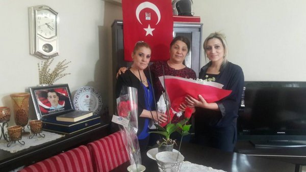 8 Mart Dünya Kadınlar Günü Şehitlerimizin annelerini ve kıymetli eşlerini ziyaret